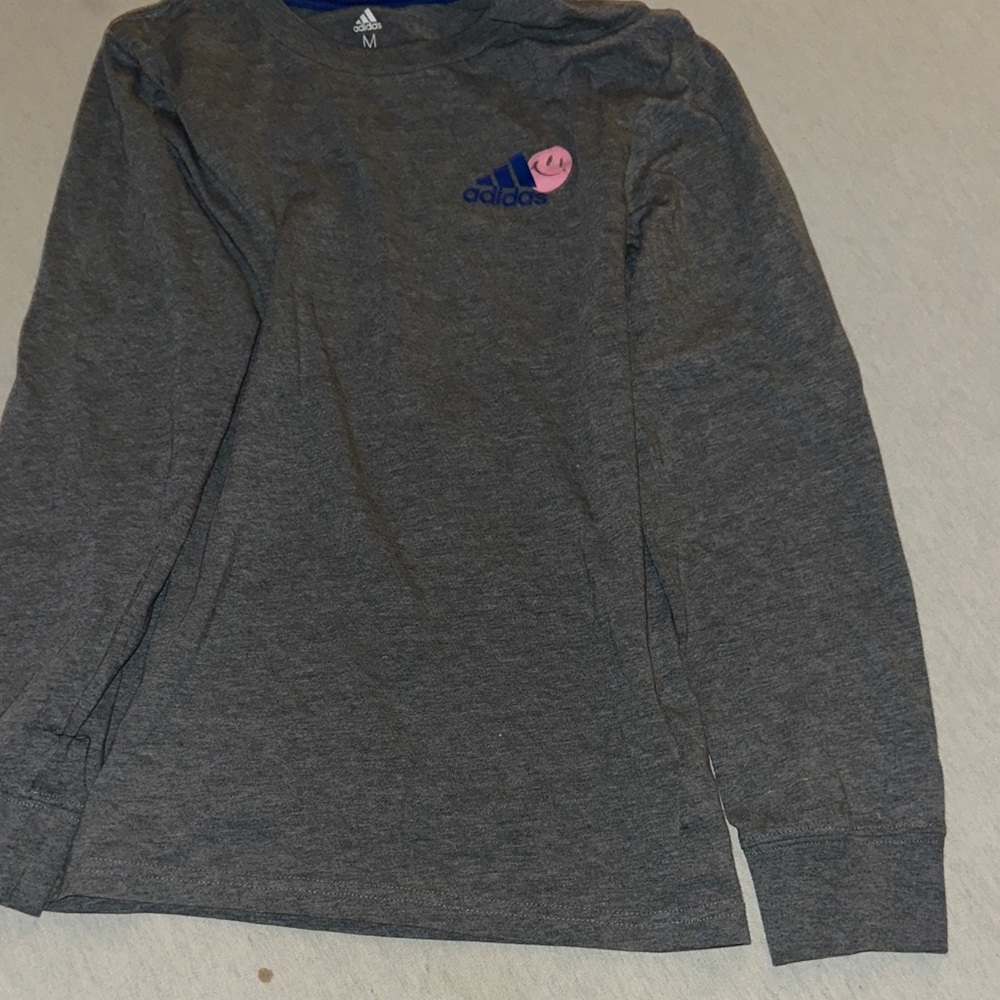 Adidas Size Medium Kids Dark Gray Long Sleeve Tee with Pink Logo.
